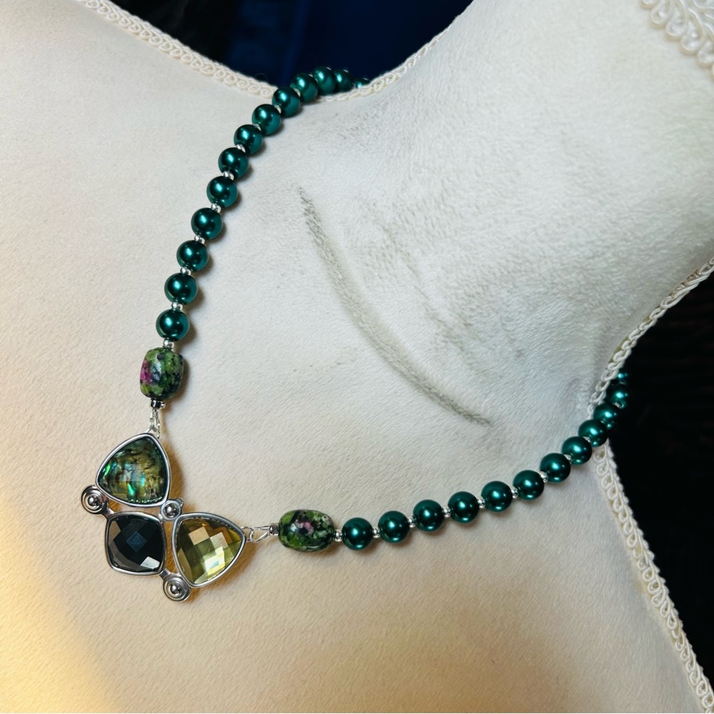 Handcrafted ruby in zoisite peacock blue Czech glass pearl necklace